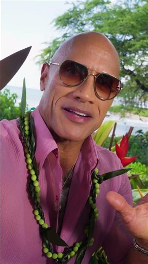 Imagine Dwayne Johnson upgrading you to a VIP experience and get IMAX tickets to see Moana 😭🙏