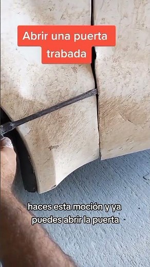 ¿Cómo abrir una puerta atorada SIN romperla? — Truco rápido y seguro | #tioryl