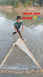 Watch how local fishermen use the push net to catch thousands of fish from the river! 😲#fishing