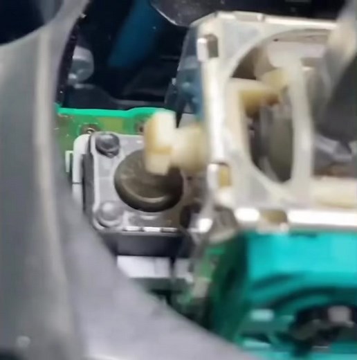 Quick Controller Repair #Controller #controllerrepair #repair #repairlife #dailylife