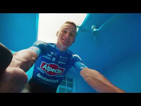 Jump On Zwift Hub One | Smart Trainer Virtual Shifting + 1-Year Zwift Membership