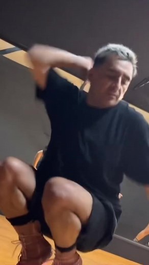 Turbulence Drag Queen Transformation - Reina Heels