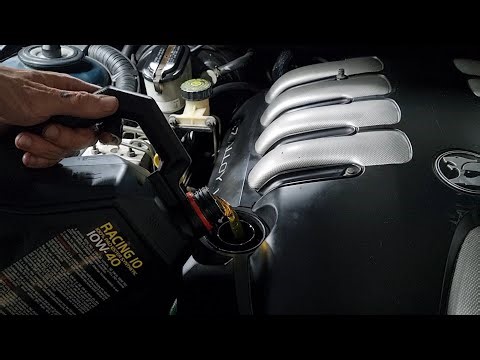 2002 Holden VY HSV Clubsport R8 Oil Change