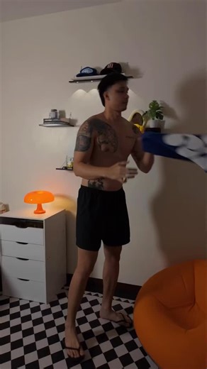 Start your day right. From the moment the alarm hits, the Kalix Kuz shirt delivers on comfort and style for an optimized routine. Whether hitting the gym or powering through errands, this shirt is designed for performance. #gymwear #activelifestyle | Kalix kuz