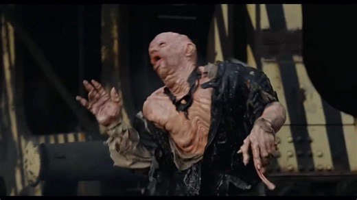 Le 20 janvier 1988, RoboCop de Paul Verhoeven débarquait dans les salles françaises 🎬🤖 Comme souvent avec le réalisateur, le film divisait les critiques… mais le public, lui, a répondu présent ! Le succès fut tel que RoboCop est rapidement devenu un véritable phénomène, avec son lot de produits dérivés : série animée, série live, figurines, jeux vidéo… Et puis, avouons-le : pour nous, gamins de l’époque, suivre les aventures d’un héros mi-homme, mi-robot avait quelque chose de totalement fasci