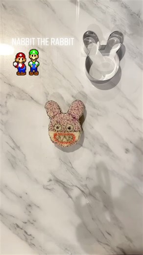 Nabbit the rabbit from Super Mario. #edibleink #ediblemarker #funlunch #lunchideas #funlunchideas #sandwichart #nabbit