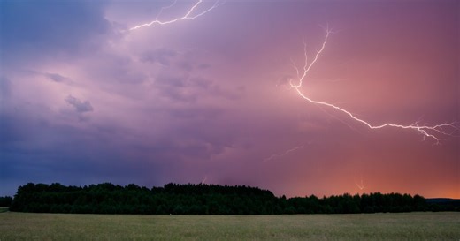 Here's how lightning creates the thunder we hear in thunderstorms