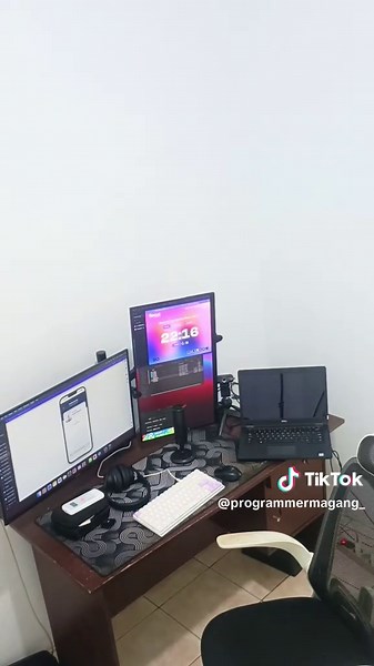 Membangun Website dengan Tailwind CSS