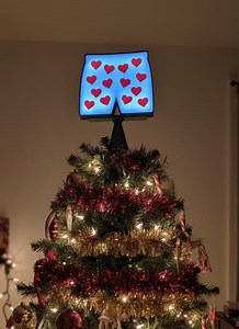 Boîte lumineuse DCC. Alimentation USB, plusieurs options d'éclairage. Utilisez-le sur une étagère, un bureau ou une décoration d'arbre pour les vacances. L'explorateur de donjons Carl - Etsy France