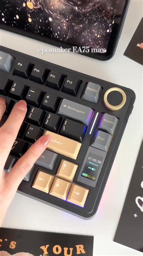 𝑝𝑖𝑛𝑘𝑥𝑥𝑖𝑛𝑦 on Instagram: "epomaker x aula EA75 max 🖤✨ a wireless creamy sound keyboard with customisable screen & multi function knob~ ☁️ link in bio switch: leobog ice vein switch @epomakerkeyboard #keyboard #asmr #typing #typingasmr #keyboards #epomakerkeyboard #epomaker #typingasmr #aesthetic #desksetup #keyboardgaming"