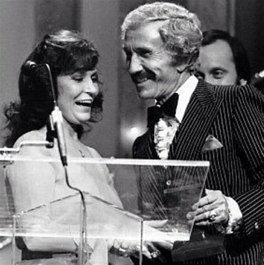 Tribute To Marty Robbins - Nashville Now '83 Part 8 - Music Legend