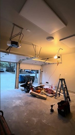 Genie, 1-1/4hp, Ultra Quiet Belt Drive, Garage Door Opener operation. #garagedooropener