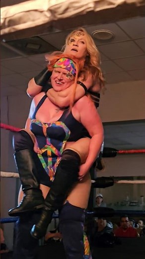 😴 Elizabeth Sassi locks in a sleeper hold #womenswrestling