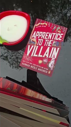 red books 🎈🍎🌹❤️💋🐞🍓 #redbook #booktube #books #bookish #growonyoutube #colourbook #red #reading