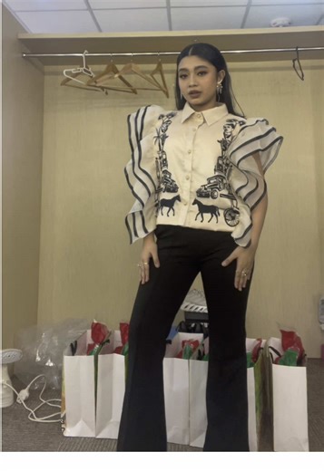 Company 40th Anniversary Concert Outfit Ideas