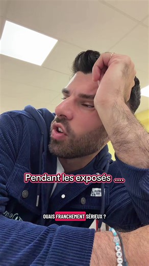 Cet élève en classe à la fin des exposés - sketch drôle