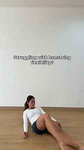 If you want real hamstring flexibility, static stretching alone isn’t enough. Here’s why a combination approach works best 👇 ▫️Nerve glides Sometimes the “tight” feeling isn’t muscle, it’s neural tension. Nerve glides improve the ability of the sciatic nerve to slide and tolerate length, reducing protective stiffness and discomfort. ▫️Dynamic stretching Prepares the hamstrings to lengthen while moving. This builds usable range and teaches your body that the new range is safe during motion. ▫️PN