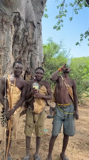 जंगल में रंगे हाथ पकड़ा गया ये आदिवासी जोड़ा! 😱 #facts #triballife #tribalculture #adivasi #viral