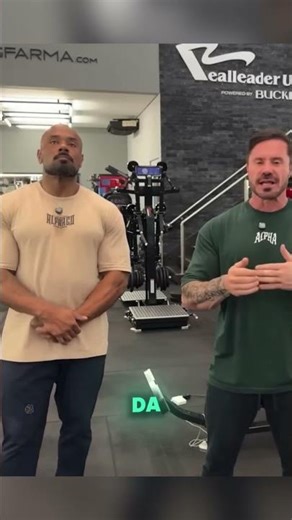 Cariani desejando um Feliz Natal #renatocariani #juliobalestrin #shorts