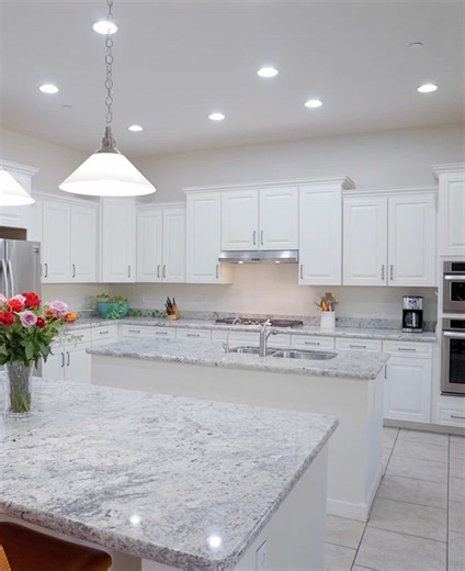 Homes should be showcased like a documentary 🎥✨ Every detail tells a story, the light, the layout, the way the space lives day to day. Come experience this home the way it’s meant to be seen, in person, unfiltered, and unforgettable. Who’s watching 👀💫 #OpenHouseGilbert #Netflix #netflixmovies #netflixdocumentary #gilbert