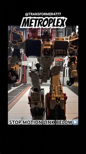 #metroplex #transformers #titan #autobots #bumblebee #happyhalloween #superman #stopmotion #toys