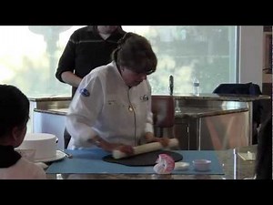 Wedding Cakes with Mercedes Strachwsky, Presented by Qzina and Satin Ice