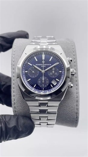 Vacheron Constantin Overseas Chronograph 5520V | 42.5mm (Close-ups)