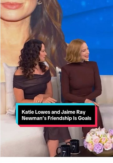 Katie Lowes y Jaime Ray Newman: Amistad y Éxito en Netflix
