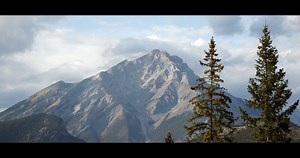 Take a virtual tour through Canada with us! 🍁 Endless peaks, breathtaking wilderness, and energetic cities... it's no question that Canada is a dream destination for many! We are hopeful that travel there will soon again be possible but in the meantime, let's dream together. | Inspiring Vacations