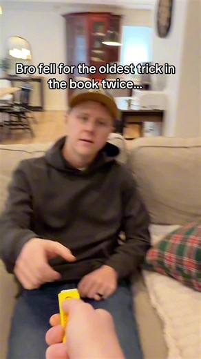 Ultimate Prank Kit: Nostalgic Snapping Gum Fun