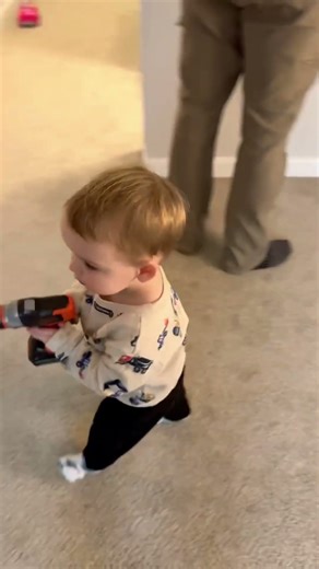 Turning our playroom closet into an at home office #HomeMakeover#SmallSpaceDesign#ClosetToOffice