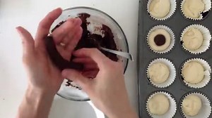 Mickey Mouse Cupcakes with Mickey inside - HowToCookThat : Cakes...