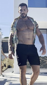 Walk with Perfection. Don't stop .. keep moving. Keep them guessing... CasualWear that stops people in their tracks: 🌴 HAWAIIAN SHIRT #SHT025 🖤 POCKETS CARGO BERMUDA #ESJ056 It Can Only Be •ES•Collection. Get yours at escollection.es Proudly Designed & Made in Barcelona Models @deivid_grc @djmanuelcoby | ES Collection