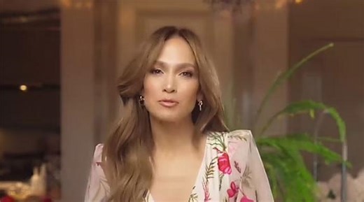 Jennifer Lopez gives exclusive look inside $60M mansion, hosting Delola cocktail