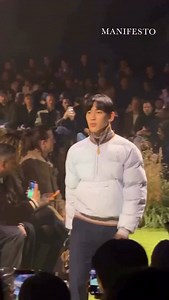 Look who just walked the runway at the @LouisVuitton men’s Fall-Winter 2026 show in Paris - #BamBam (@bambam1a)! LVMensFW26 | MANIFESTO Magazine