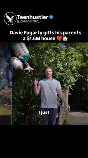 Teenhustler on Instagram: "Davie Fogarty — a name that screams vision, risk, and relentless execution. The founder of The Oodie, one of Australia’s biggest e-commerce success stories, didn’t just stumble into millions — he built them, brick by brick, failure by failure. Before his billion-dollar brand, Davie was just another young guy with big dreams and a pile of rejected ideas. He tried YouTube channels, phone accessories, even weighted blankets — and every single one failed. But instead of qu