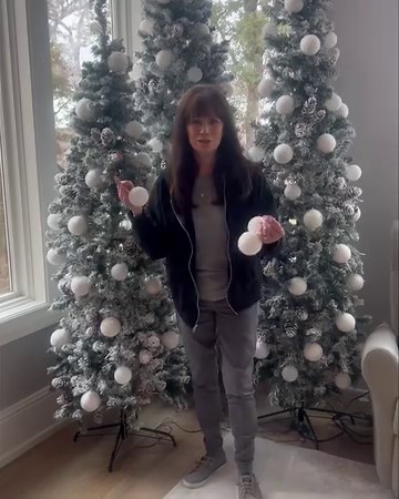 34K views · 2.7K reactions |  Louise | Louise Mandrell | Facebook