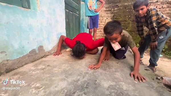 Money race 😂🤣 watch out full vlog on YouTube (Mithoo Vlog) #fyp #money