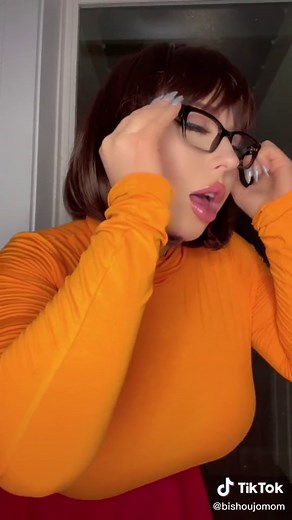 The mystery of why women wear glasses has been solved.🔍🧡👓🏳️‍🌈