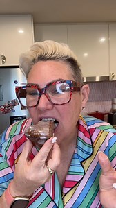 Strawberry Blender Cake – The recipe is in the comments. ⬇️ Who knew cake could be this easy?! 🍓🍰 This dreamy strawberry blender cake is light, fluffy, and bursting with berry sweetness. Best part? You just toss everything into the blender, hit go, and let the oven do the rest! 🙌 Perfect for last-minute guests, birthday surprises, or just when you want to treat yourself without spending hours in the kitchen. ✨ Bonus: it’s dairy-free, so more friends can enjoy a slice of happiness. 🥳 #stephco