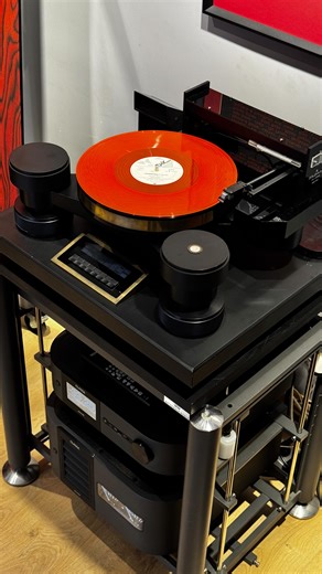 Koçubaba Tuncer on Instagram: "Another gem from the 80s, the mighty Goldmund Reference Turntable! The Reference was presented at CES and was largely applauded at the show. Goldmund Studio Turntable LP was selected by the Absolute Sound (TAS) in 1983 as one of the 12 Analog Components. That Shook the Audio World. @goldmund_sound #audio #hifi #highend #turntable #melodihifi"