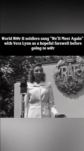 Thousands of Soldiers Singing - "We’ll Meet Again"