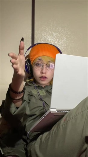 クルル曹長に雰囲気似てる男の人の男装。⚠️ネイル、ピアス #スローズーム #ケロロ軍曹擬人化コスプレ #クルル曹長擬人化コスプレ