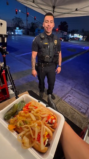 Victor,s fire hotdogs El Original Martinez 😮‍💨📍1929 E California Bakersfield 6:30 PM 11:30 | ElOriginal Martinez