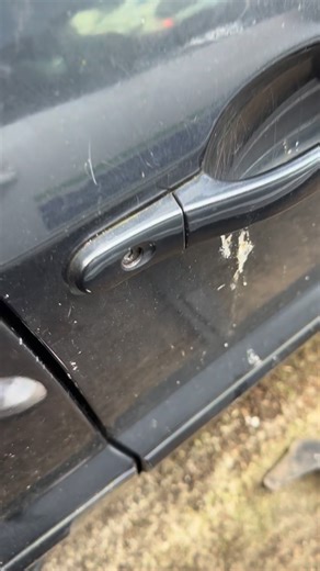 Mencavex | Master at work” is an understatement. This is a sorcerer. 🧙‍♂️🔓🚗 Most of us, when locked out of our Ford sedan, reach for a coat hanger, a... | Instagram