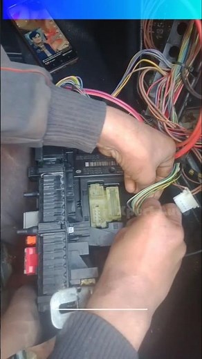 Rear SAM Module Mercedes W204 Problem #p420C #problemfix #autoelectrician #shorts