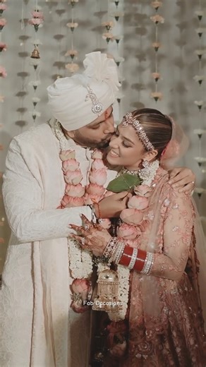 Indian Bridal Entry | Groom Crying | Wedding Entry | Samjhawan Song | Bridal Lehenga | Couple Kiss