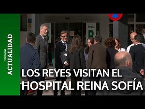 Los REYES visitan el Hospital Universitario REINA SOFÍA