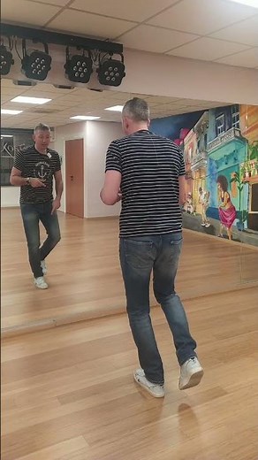 Comment danser le rock en 6 temps : Le pas chassé