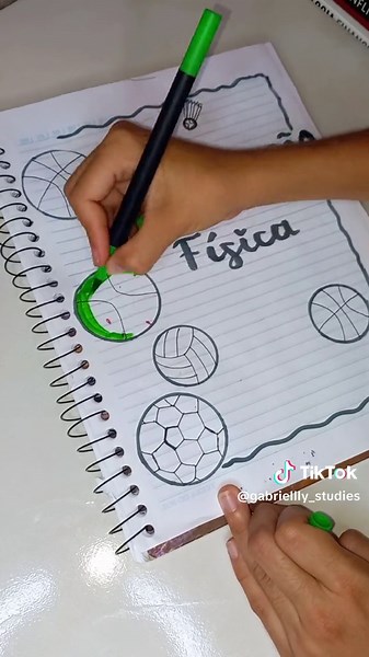 Capas de Trabalho de Educação Física Feito a Mão